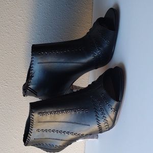 Torrid Open toe Heel Booties Black with Fringe Zipper - Size 11 - NIB